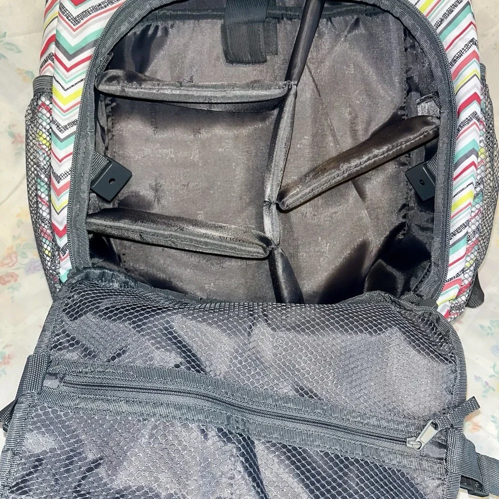 THIRTY-ONE PARTY PUNCH CHEVRON SLING BAG CAMERA / DIAPER BAG / BACKPACK 18x13x6